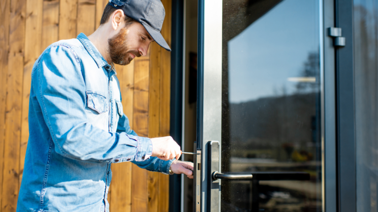 فني أقفال الفروانية