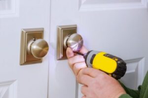 فتح قفل الباب بالكويت 
