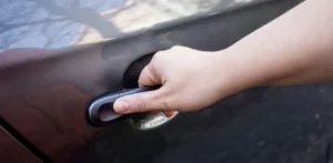 فتح سيارة مقفلة